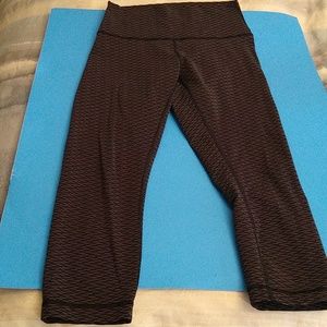 Lululemon grey patterned leggings size 6